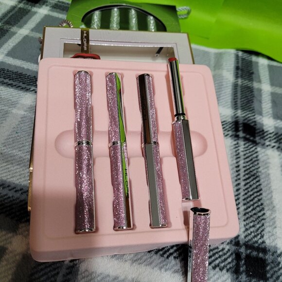 PPP-NIB Pink Sparkle 4 Red Lipstick Sticks With Cover-In Gift Box - Picture 2 of 2